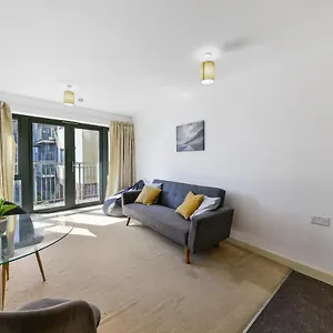 Luxe 1 Bed Flat 5 Mins To Stratford - Free Parking London